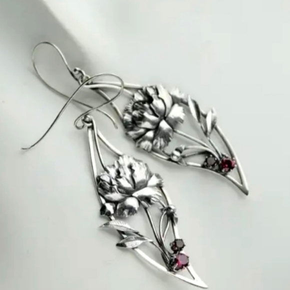 WORLD MARKET " SIMPLY NATURE" BOHO DANGLE EARRINGS NWOT - Picture 2 of 7